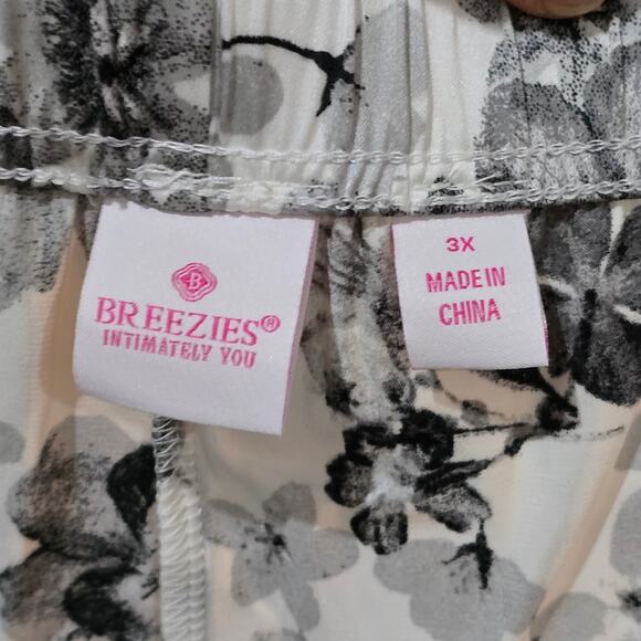 Breezies White Gray Black Floral Print Cropped Lounge Pants 3X NWOT - Picture 4 of 5